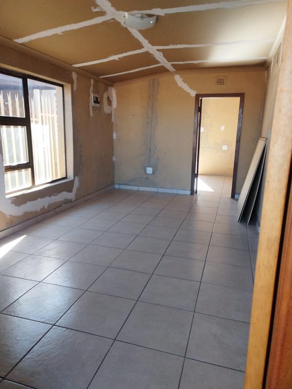 2 Bedroom Property for Sale in Mapetla Gauteng