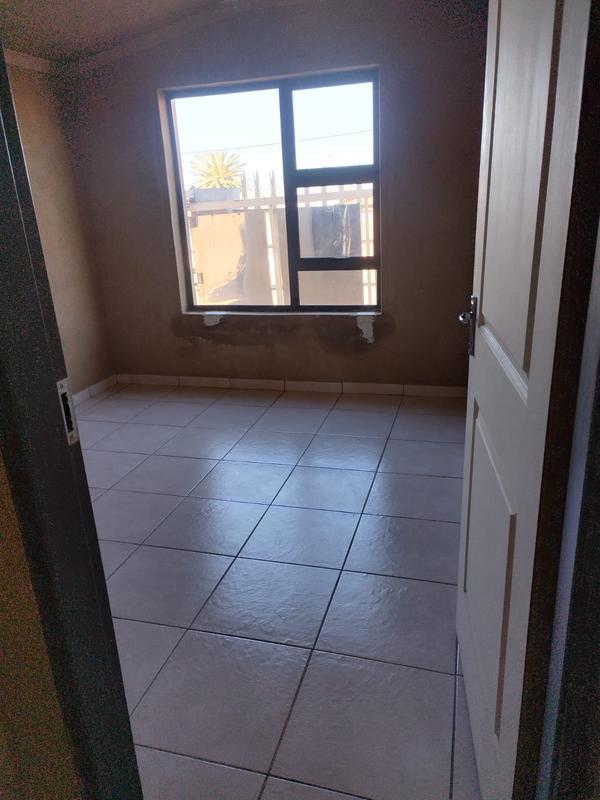 2 Bedroom Property for Sale in Mapetla Gauteng
