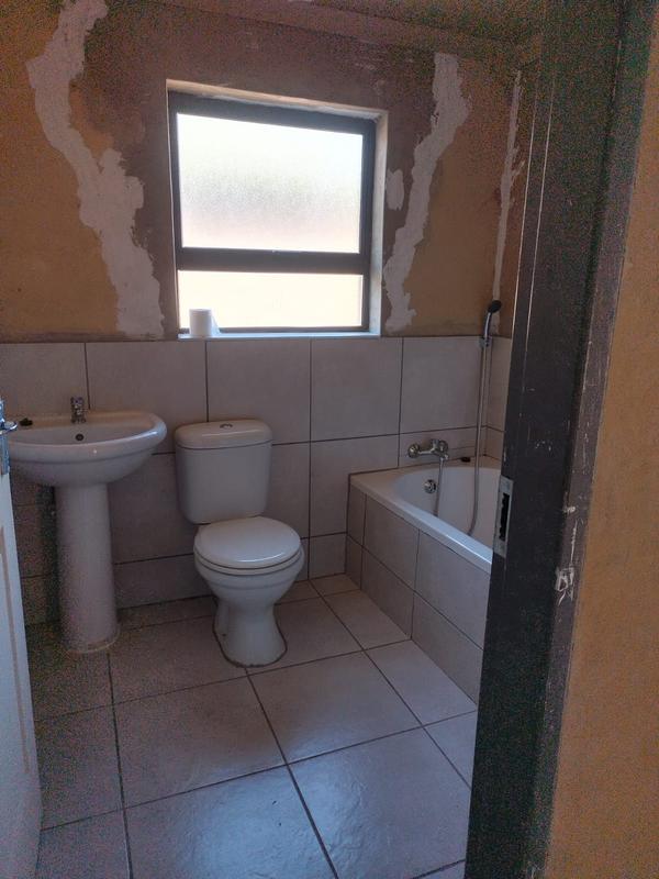 2 Bedroom Property for Sale in Mapetla Gauteng