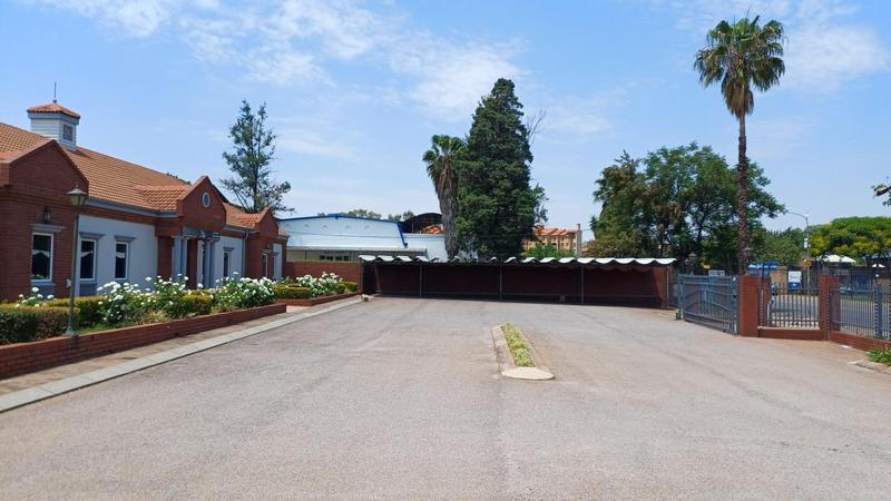 Commercial Property for Sale in Die Hoewes Gauteng