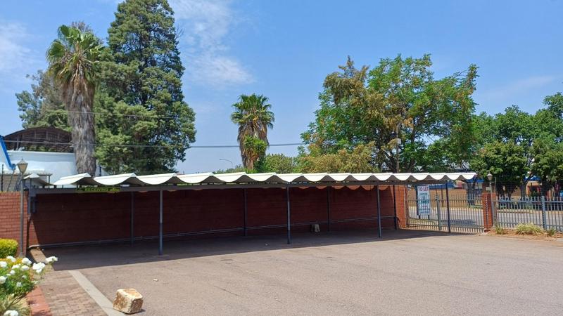 Commercial Property for Sale in Die Hoewes Gauteng