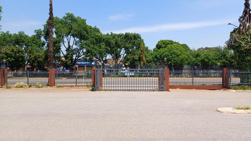Commercial Property for Sale in Die Hoewes Gauteng