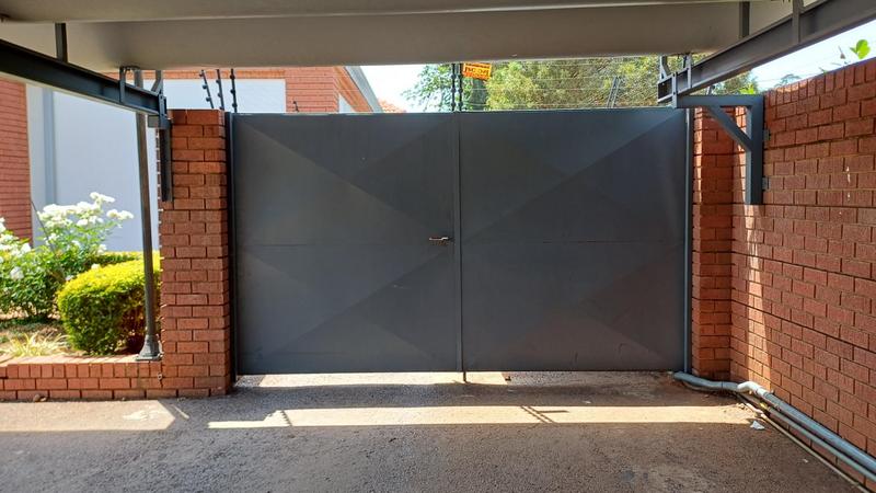Commercial Property for Sale in Die Hoewes Gauteng