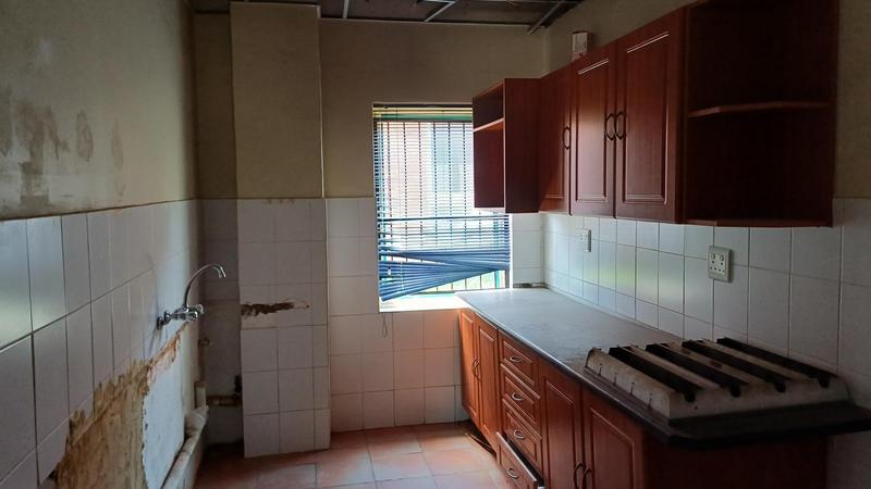 Commercial Property for Sale in Die Hoewes Gauteng