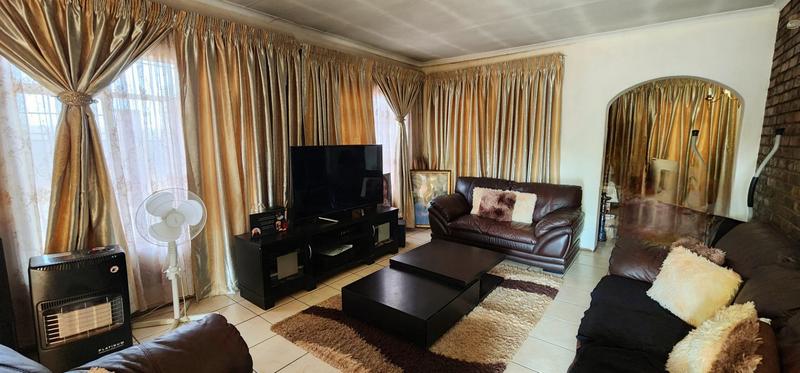 3 Bedroom Property for Sale in Dawn Park Gauteng