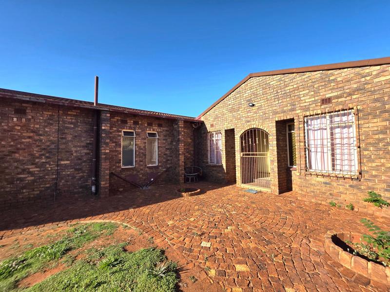 3 Bedroom Property for Sale in Dawn Park Gauteng