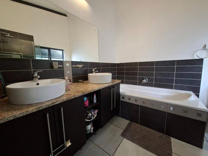 4 Bedroom Property for Sale in Midstream Estate Gauteng