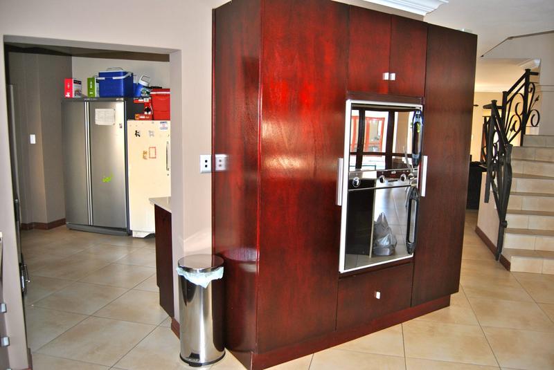 5 Bedroom Property for Sale in Midstream Estate Gauteng