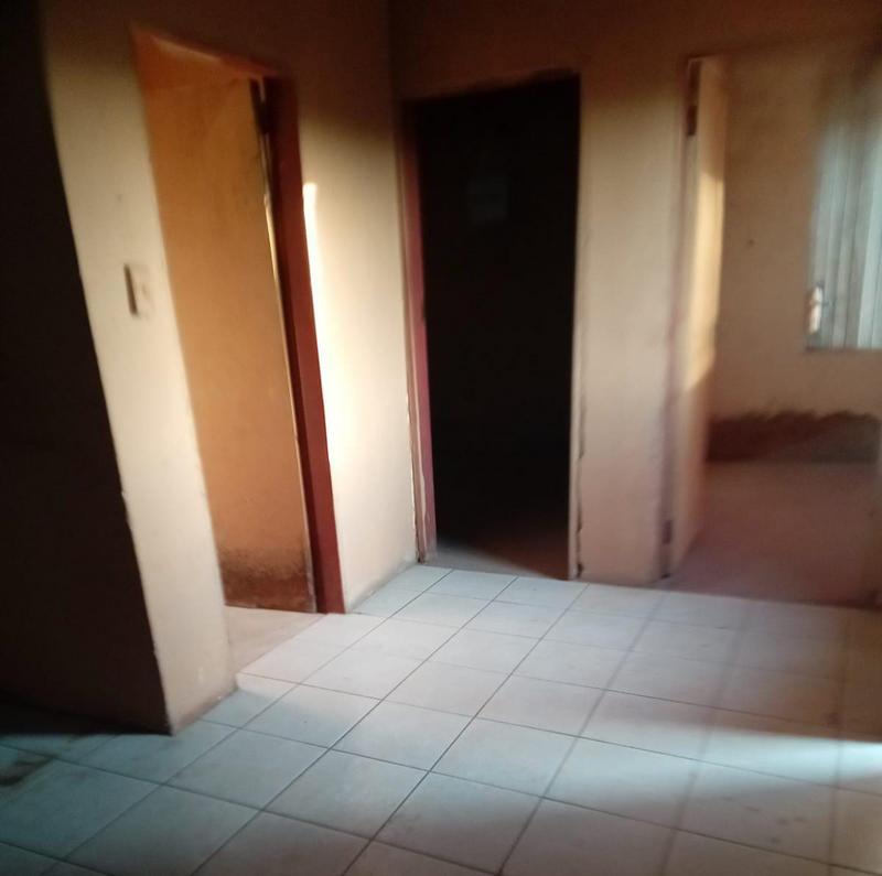 7 Bedroom Property for Sale in Tshepisong Gauteng