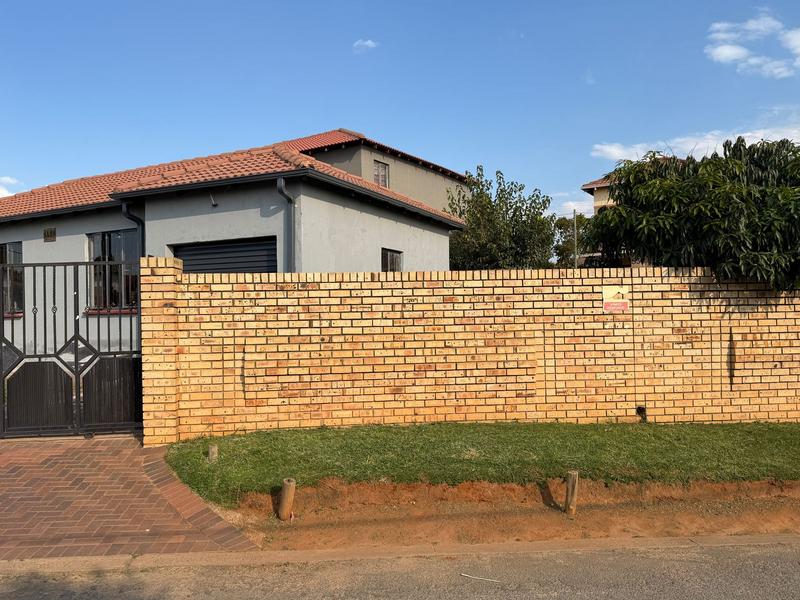3 Bedroom Property for Sale in Cosmo City Gauteng