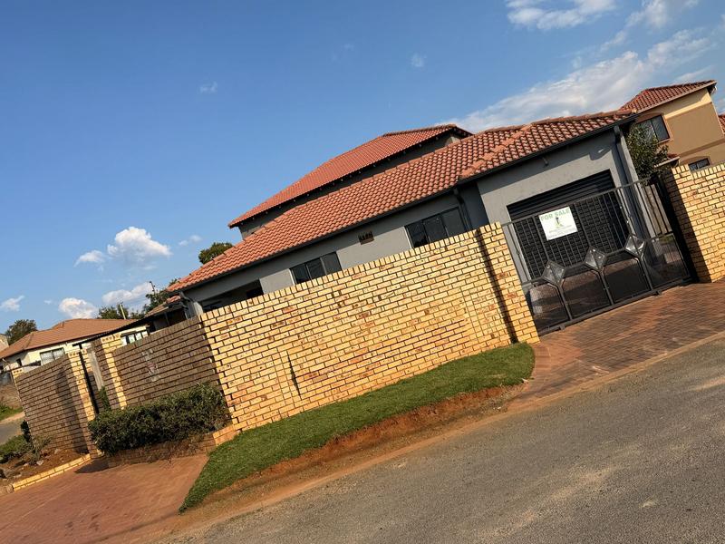 3 Bedroom Property for Sale in Cosmo City Gauteng