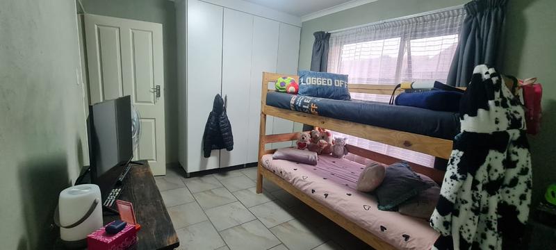 To Let 3 Bedroom Property for Rent in Strubenvale Gauteng