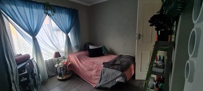 To Let 3 Bedroom Property for Rent in Strubenvale Gauteng