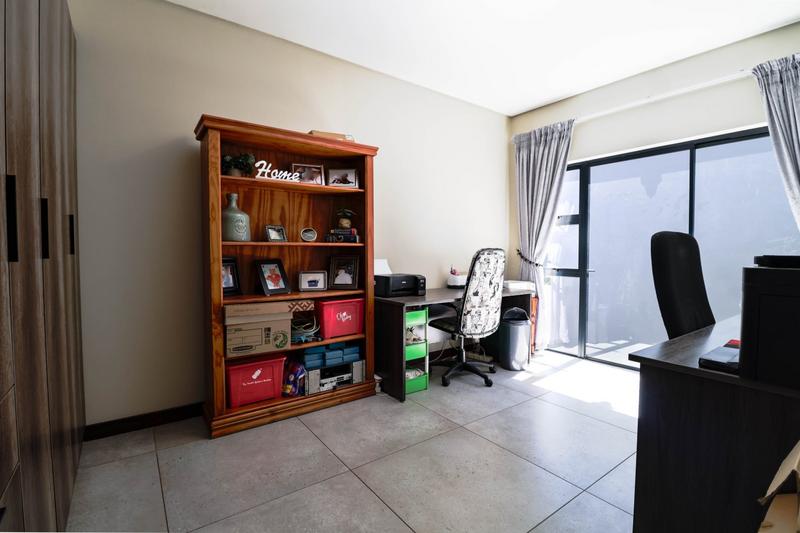 4 Bedroom Property for Sale in Copperleaf Estate Gauteng