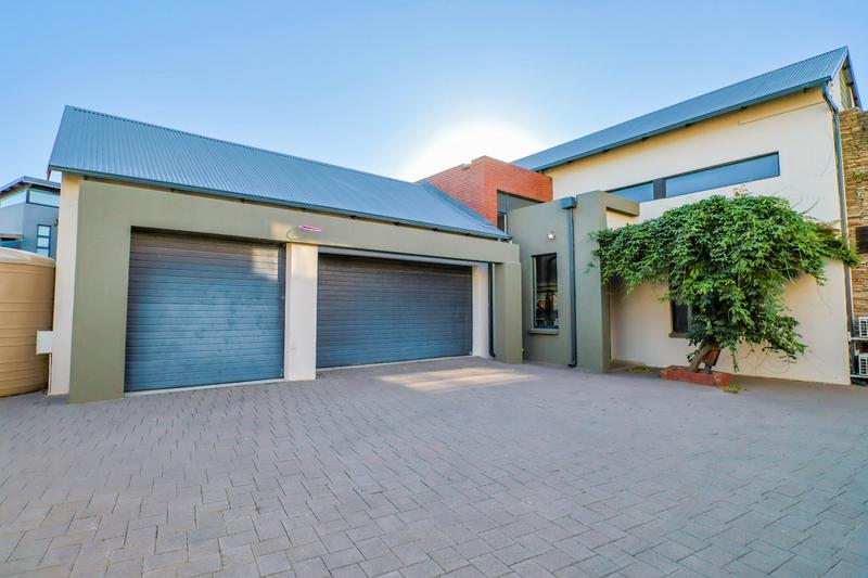 4 Bedroom Property for Sale in Copperleaf Estate Gauteng