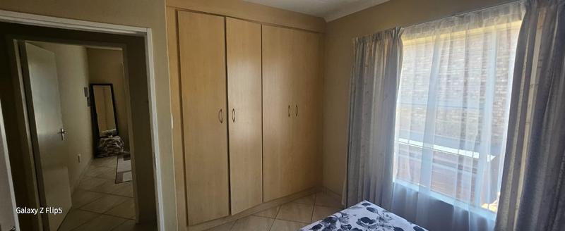 To Let 2 Bedroom Property for Rent in Greenhills Gauteng