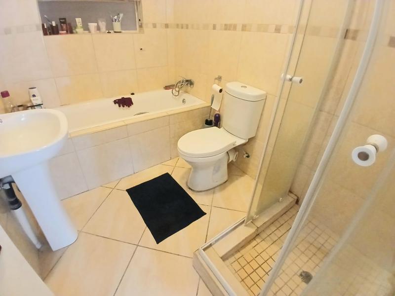 To Let 2 Bedroom Property for Rent in Greenhills Gauteng