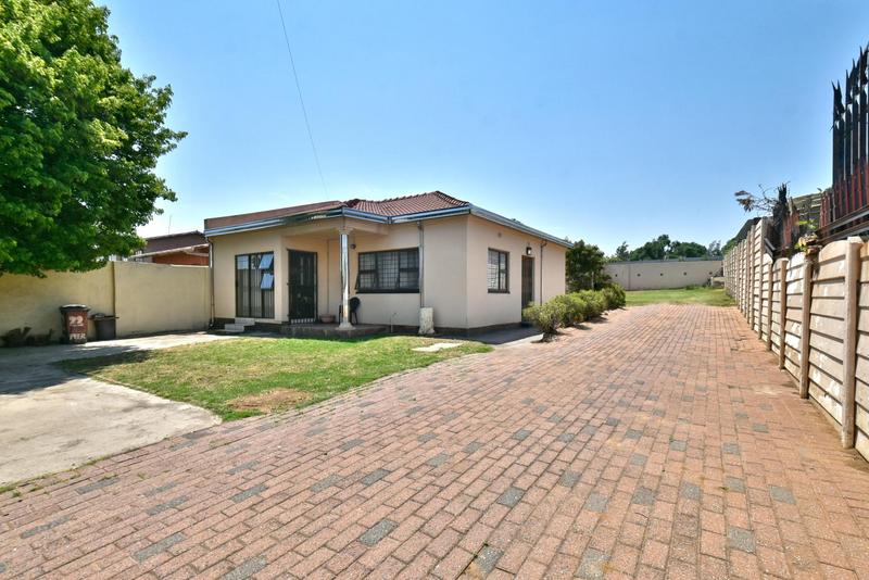 4 Bedroom Property for Sale in Lindbergh Park Gauteng