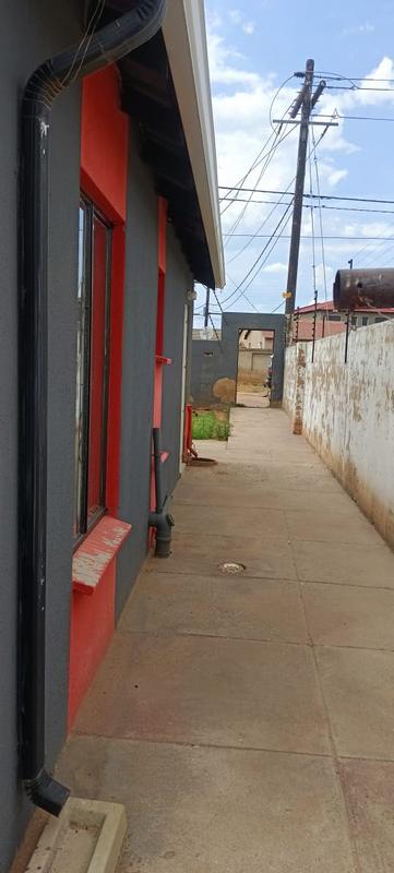 2 Bedroom Property for Sale in Protea Glen Gauteng