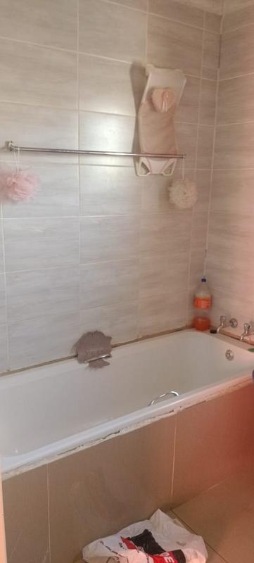 2 Bedroom Property for Sale in Protea Glen Gauteng