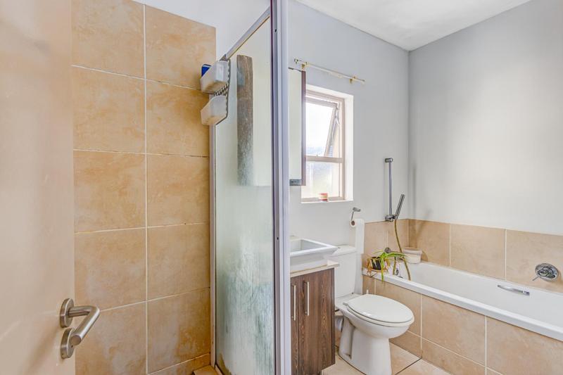 1 Bedroom Property for Sale in Lonehill Gauteng