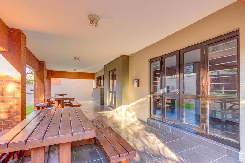 1 Bedroom Property for Sale in Lonehill Gauteng