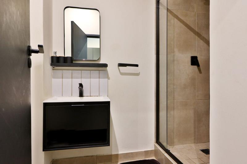 1 Bedroom Property for Sale in Sandton Central Gauteng