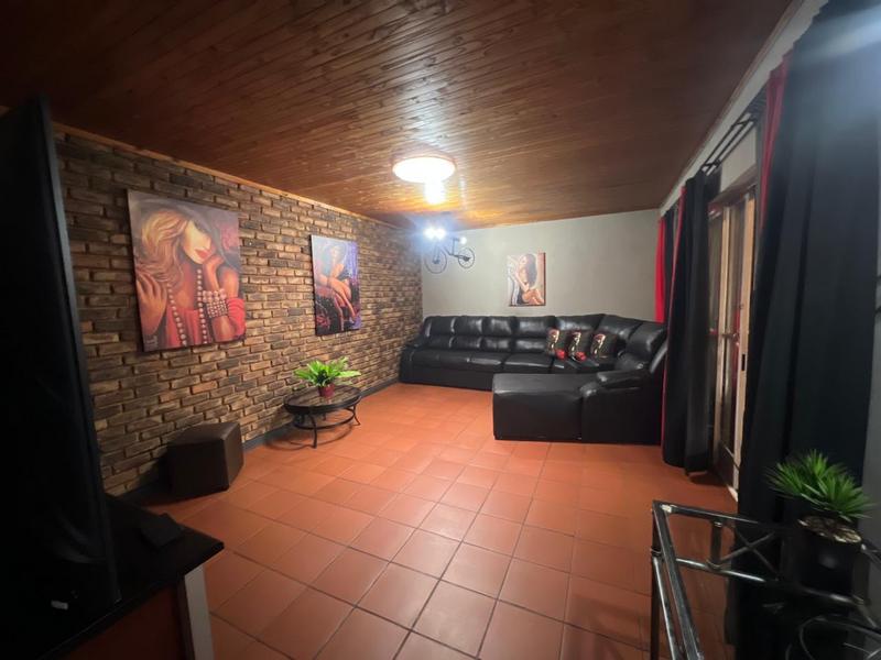 4 Bedroom Property for Sale in Dorandia Gauteng