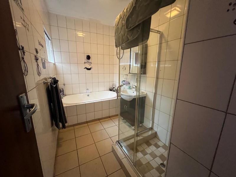 4 Bedroom Property for Sale in Dorandia Gauteng