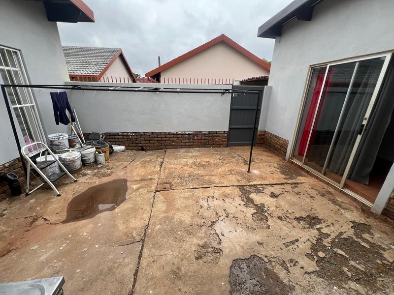4 Bedroom Property for Sale in Dorandia Gauteng