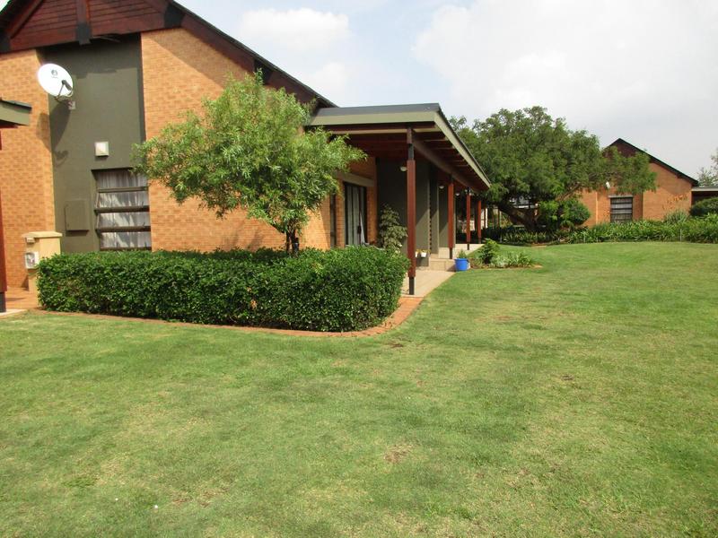 To Let 1 Bedroom Property for Rent in Retire at Midstream Gauteng