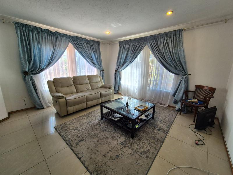 3 Bedroom Property for Sale in Brackendowns Gauteng