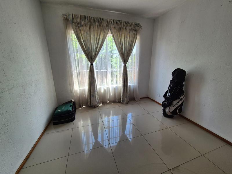 3 Bedroom Property for Sale in Brackendowns Gauteng