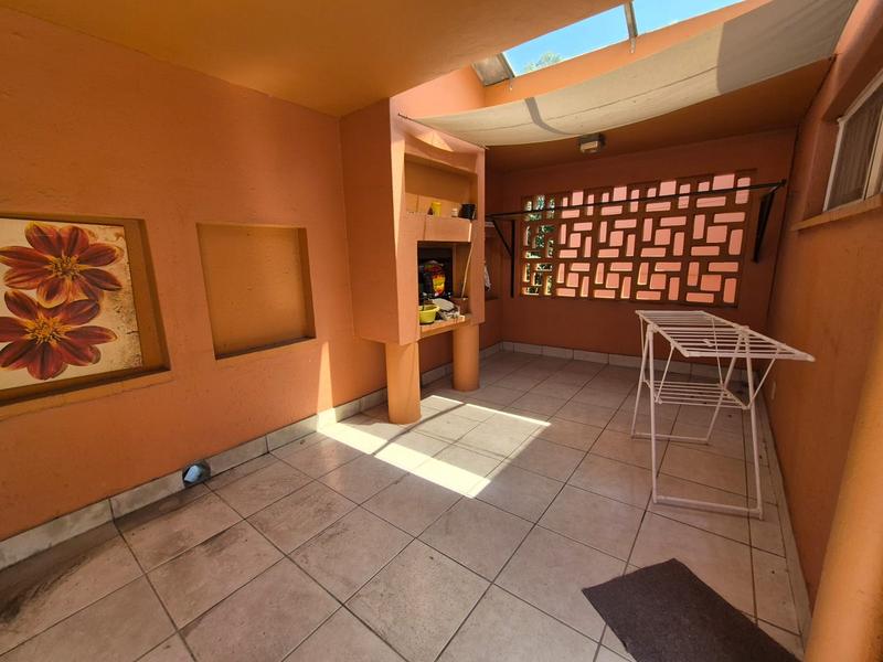 3 Bedroom Property for Sale in Brackendowns Gauteng