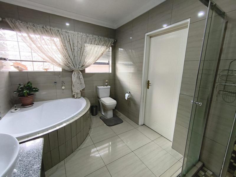 4 Bedroom Property for Sale in Meyersdal Gauteng