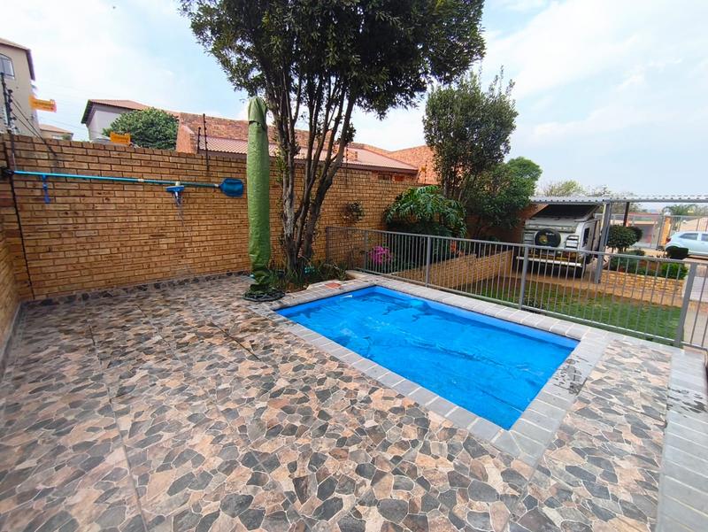 4 Bedroom Property for Sale in Meyersdal Gauteng