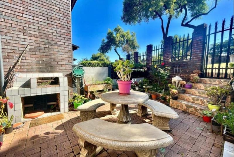 2 Bedroom Property for Sale in South Crest Gauteng