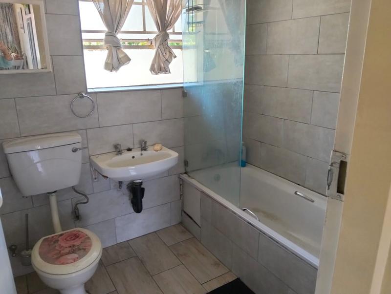 2 Bedroom Property for Sale in Verwoerdpark Gauteng