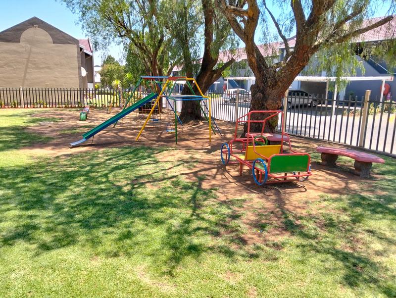 2 Bedroom Property for Sale in Verwoerdpark Gauteng