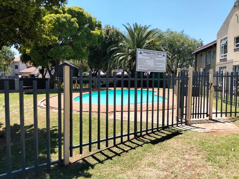 2 Bedroom Property for Sale in Verwoerdpark Gauteng