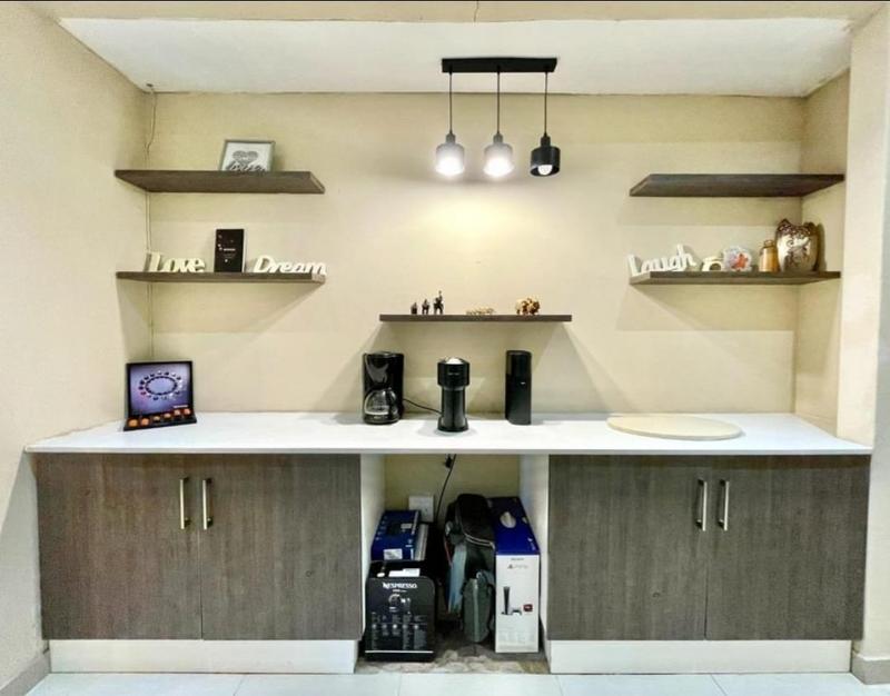 5 Bedroom Property for Sale in Glenvista Gauteng