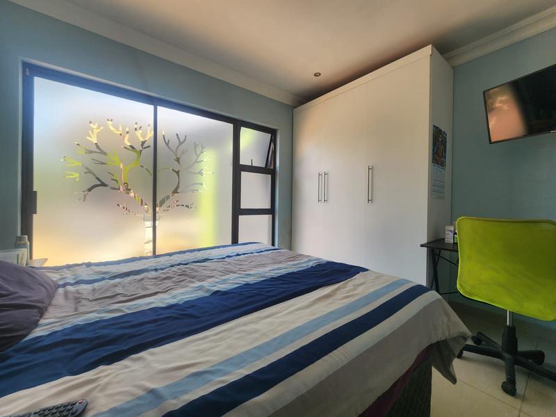 5 Bedroom Property for Sale in Glenvista Gauteng