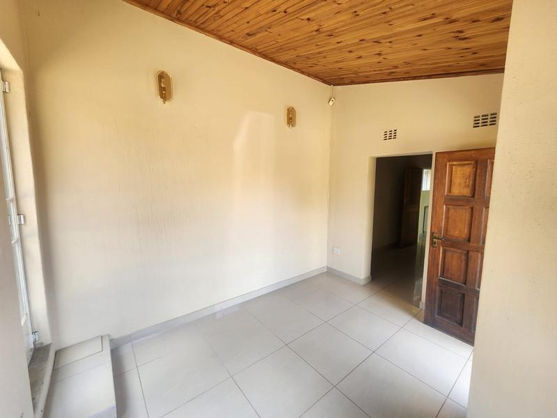 5 Bedroom Property for Sale in Glenvista Gauteng