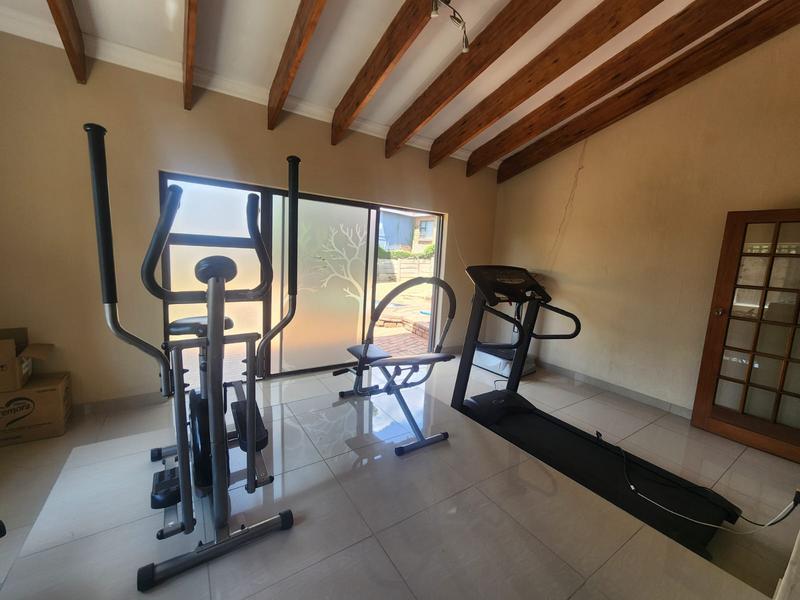 5 Bedroom Property for Sale in Glenvista Gauteng