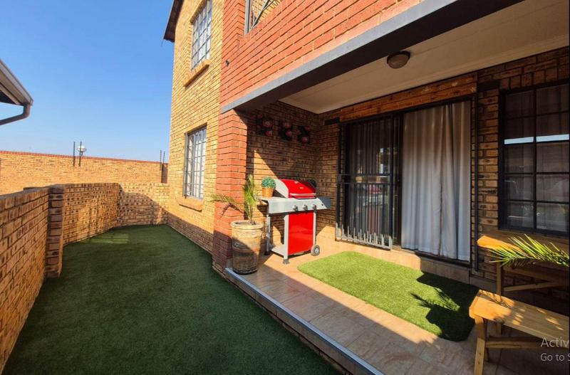 2 Bedroom Property for Sale in Golf Park Gauteng