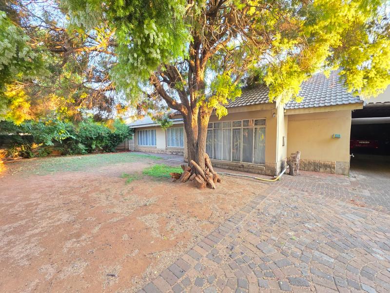 5 Bedroom Property for Sale in Risiville Gauteng