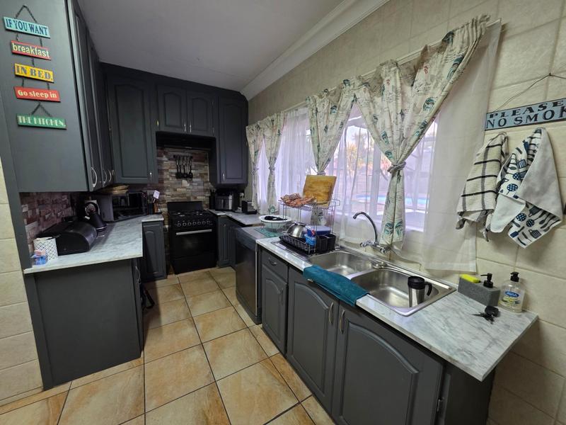 5 Bedroom Property for Sale in Risiville Gauteng