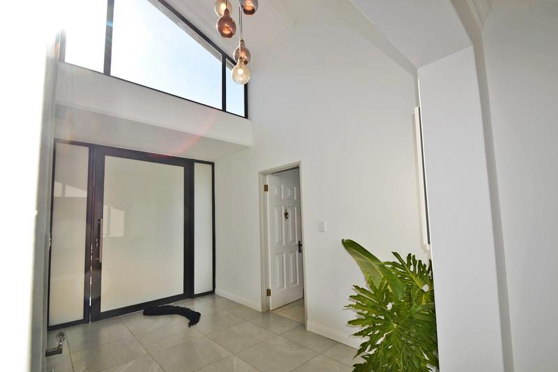 5 Bedroom Property for Sale in Benmore Gardens Gauteng