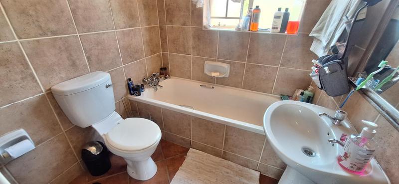 To Let 2 Bedroom Property for Rent in Boardwalk Villas Gauteng