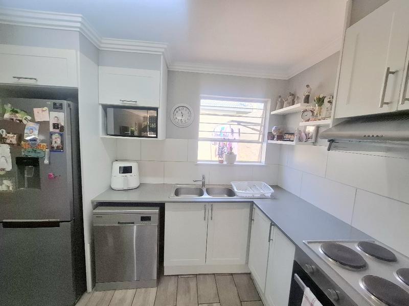 3 Bedroom Property for Sale in Broadacres Gauteng